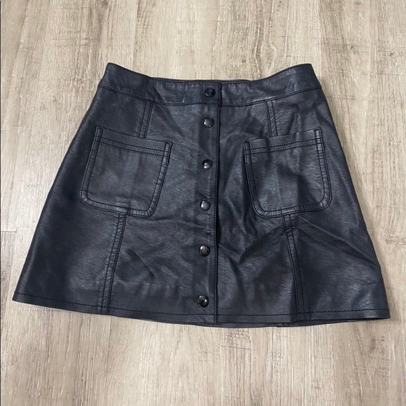 Divided Skirt Faux Vegan Textured Leather Full Front Snap-On - Picture 2 of 13